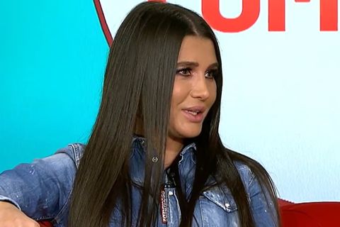 Cum a fost surprinsă Elena Băsescu la cumpărături. De unde își ia haine fiica cea mică a fostului președinte, care e transformată la 45 de ani